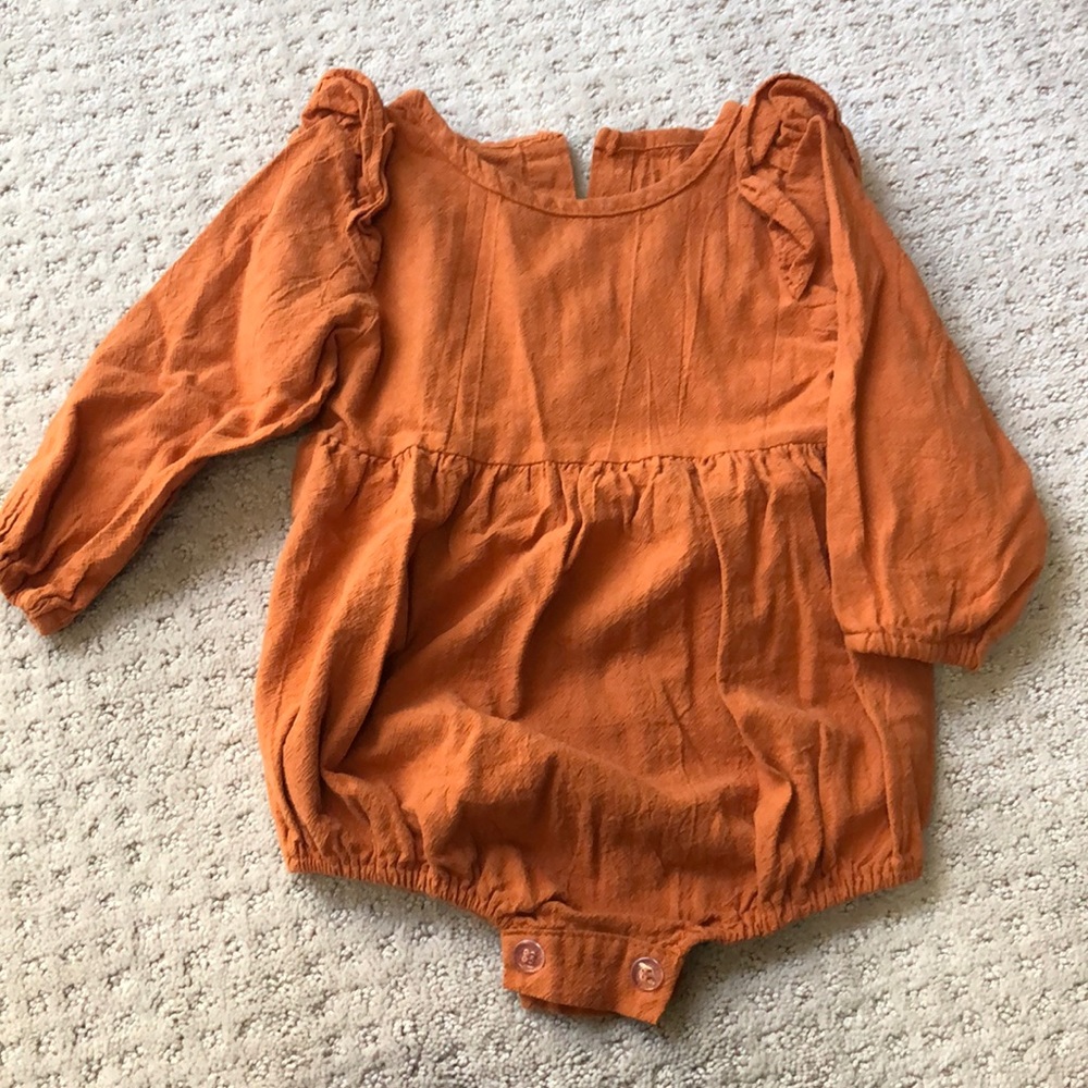 Boutique orangey rust pumpkin color bubble onesie with ruffles perfect condition
